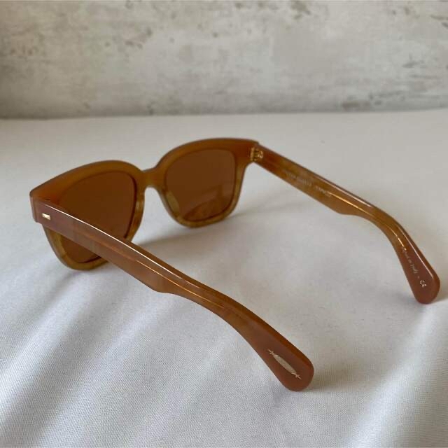 Oliver Peoples(オリバーピープルズ)の試着のみ✦定価¥39,600 OLIVER PEOPLES  サングラス メンズのファッション小物(サングラス/メガネ)の商品写真