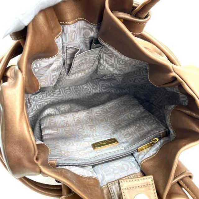 Salvatore Ferragamo(サルヴァトーレフェラガモ)の希少・美品『Salvatore Ferragamo』トートバッグ 大きめ レディースのバッグ(トートバッグ)の商品写真