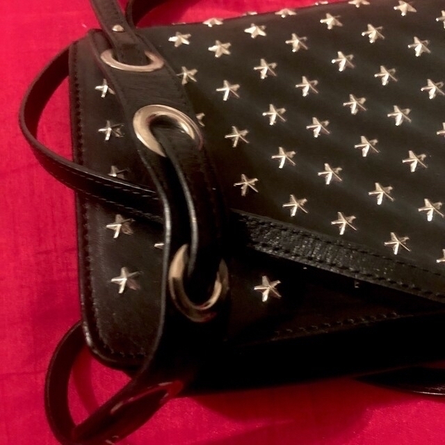 JIMMY CHOO(ジミーチュウ)の【最終価格】ジミーチュウ スタッズ 星 ショルダーバッグ 人気商品 レディースのバッグ(ショルダーバッグ)の商品写真