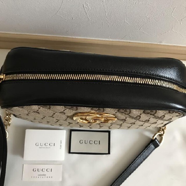 Gucci - 美品　GUCCI グッチ　マーモント　ショルダーバッグ　GGスプリーム