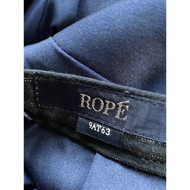 ROPE’(ロペ)のROPE 濃紺ストライプ　スカート　スーツ　38 M 9号 レディースのフォーマル/ドレス(スーツ)の商品写真