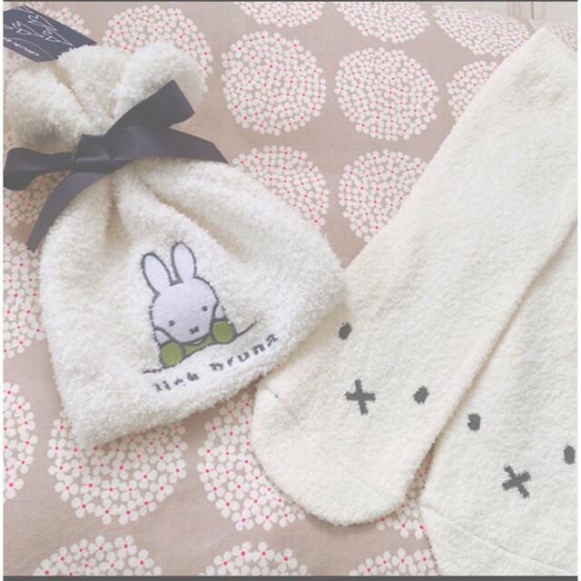 miffy(ミッフィー)のミッフィー  もこもこ靴下、巾着 レディースのレッグウェア(ソックス)の商品写真