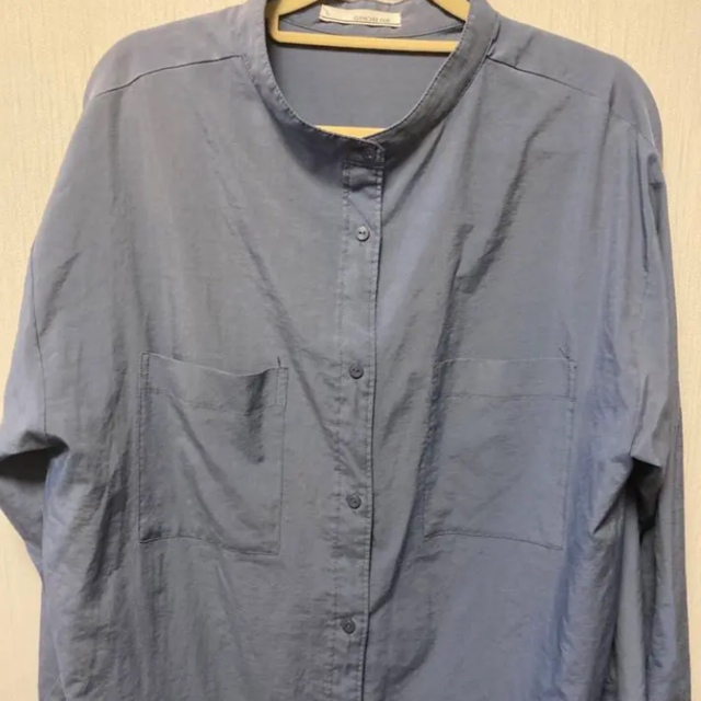 年内処分！シンプル　無地　ブルー　長袖ロングシャツ　フリーサイズ レディースのトップス(シャツ/ブラウス(長袖/七分))の商品写真