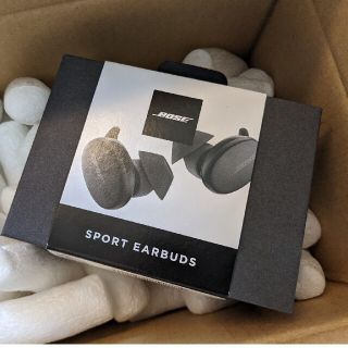 ボーズ(BOSE)のとし様専用BOSE sport earbuds　新品、未開封、未使用(ヘッドフォン/イヤフォン)