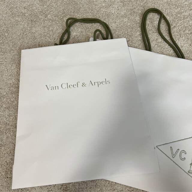 Van Cleef & Arpels(ヴァンクリーフアンドアーペル)のヴァンクリーフ　ショップ袋 レディースのバッグ(ショップ袋)の商品写真