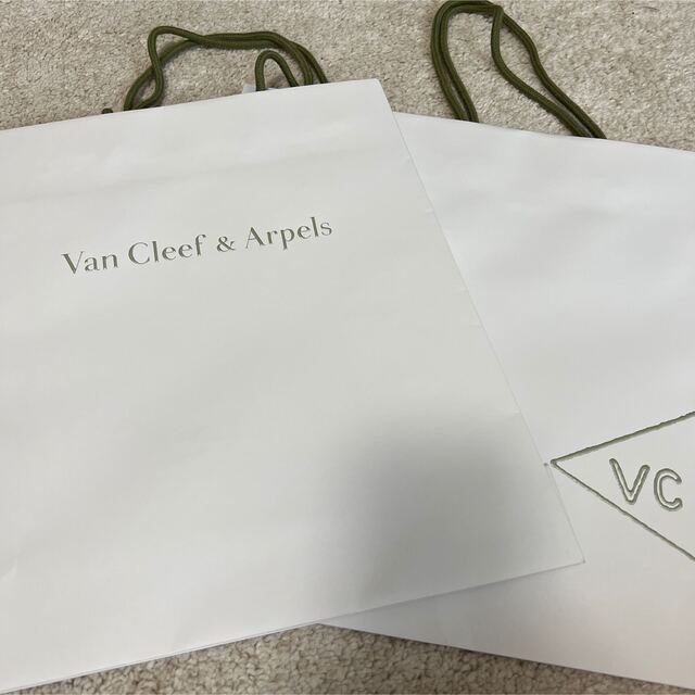 Van Cleef & Arpels(ヴァンクリーフアンドアーペル)のヴァンクリーフ　ショップ袋 レディースのバッグ(ショップ袋)の商品写真