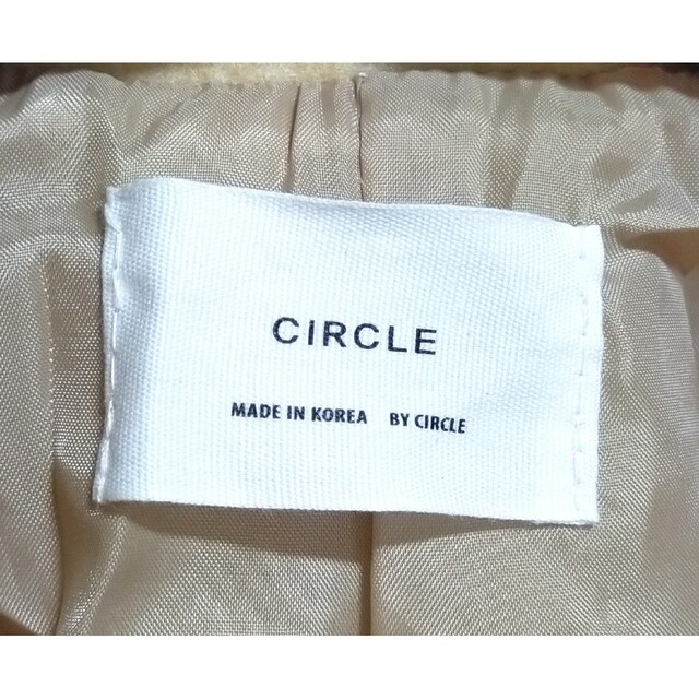 韓国ブランド CIRCLE ショートコート ベージュ レディースのジャケット/アウター(チェスターコート)の商品写真
