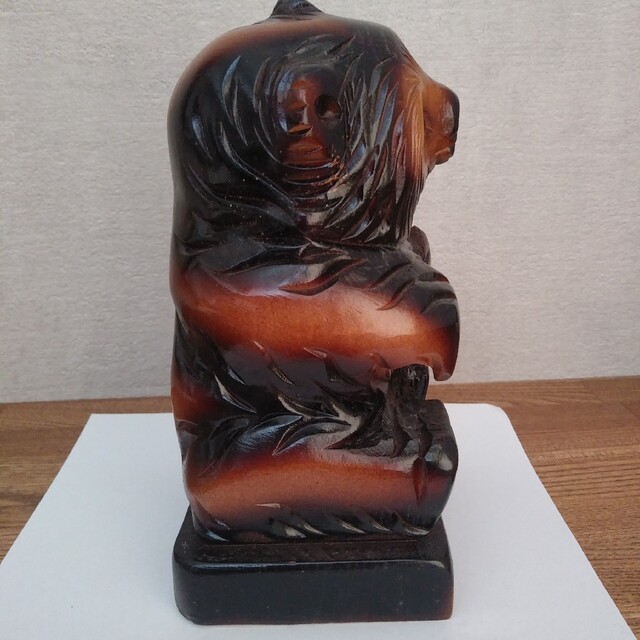 熊の木彫り　熊の彫刻　熊のインテリア　熊木彫り エンタメ/ホビーの美術品/アンティーク(彫刻/オブジェ)の商品写真