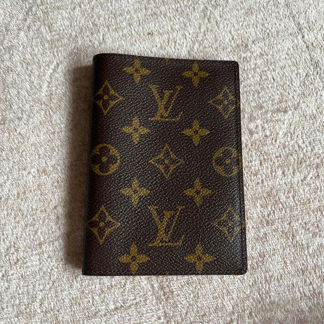 LOUIS VUITTON(ルイヴィトン)のルイヴィトン　パスポートカバー レディースのファッション小物(その他)の商品写真