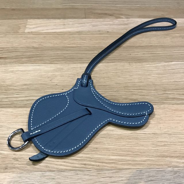 新品未使用 エルメス バッグチャーム パドックセーラー 鞍 馬 ブルーアガット