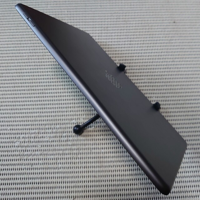 完動品液晶無傷iPad第7世代(A2197)本体32GBグレイWi-Fiモデル