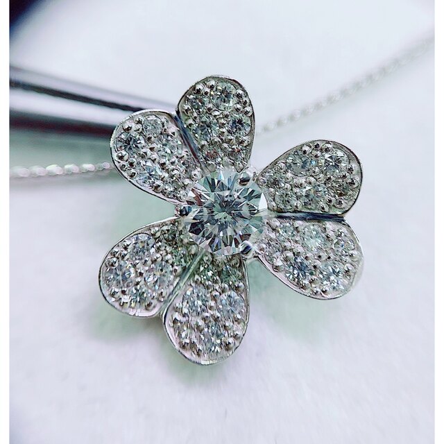 ★0.54ct0.6ct★フラワー✨ダイヤK18WGチョーカーワイヤーネックレス