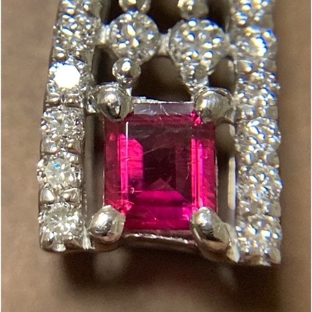 天然レッドベリル 0.157ct ネックレス プラチナ-eastgate.mk