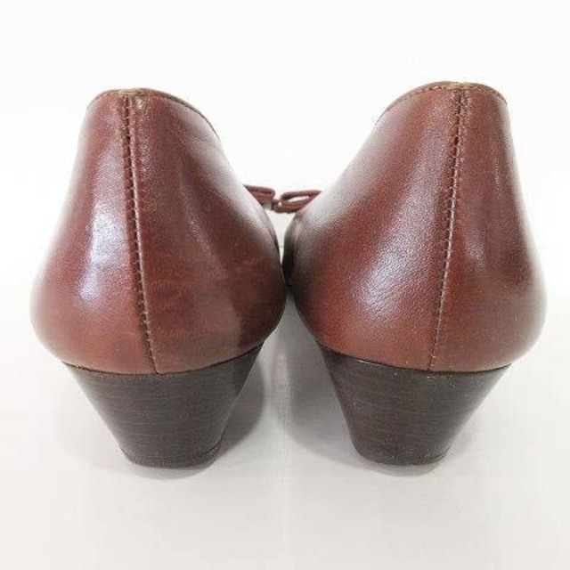 Salvatore Ferragamo(サルヴァトーレフェラガモ)のサルヴァトーレフェラガモ ヴァラ パンプス ローヒール レザー 6C ブラウン レディースの靴/シューズ(ハイヒール/パンプス)の商品写真