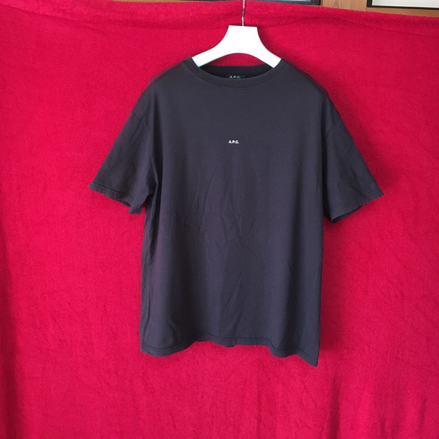 A.P.C(アーペーセー)のAPC ネイビー　くすみTシャツ レディースのトップス(Tシャツ(半袖/袖なし))の商品写真