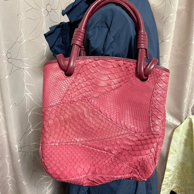✴️新品未使用✴️希少なピンク高級パイソンバック定価33万