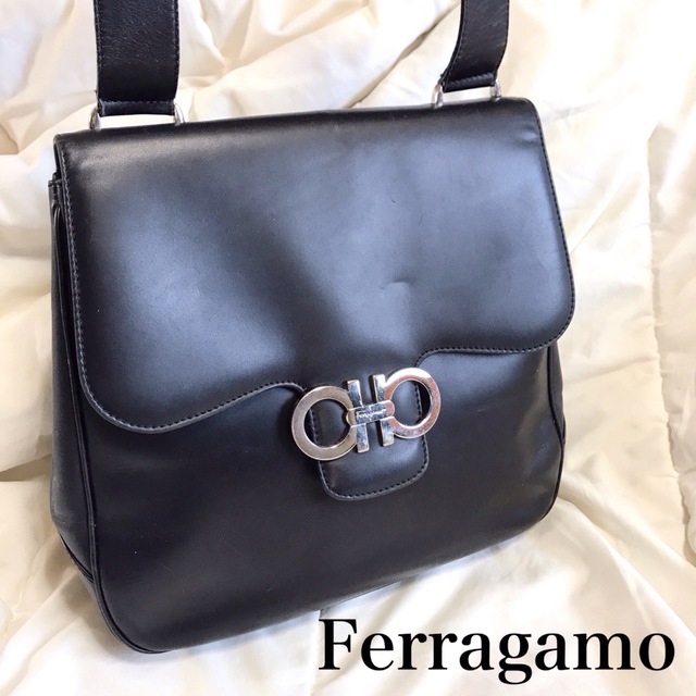 Salvatore Ferragamo レザー ショルダーバッグ ガンチーニ