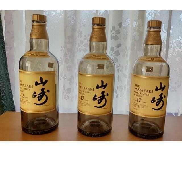 サントリー(サントリー)の山崎12年 空き瓶 食品/飲料/酒の食品/飲料/酒 その他(その他)の商品写真