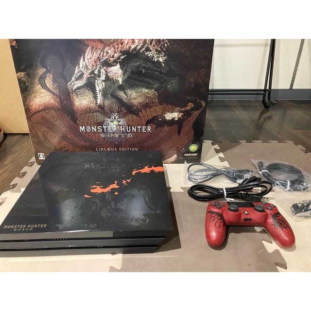 PS4Pro(CUH7200B)とソフト８本