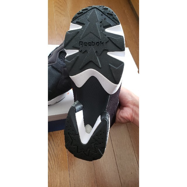 Reebok(リーボック)のReebok インスタ ポンプフューリーOG メンズの靴/シューズ(スニーカー)の商品写真