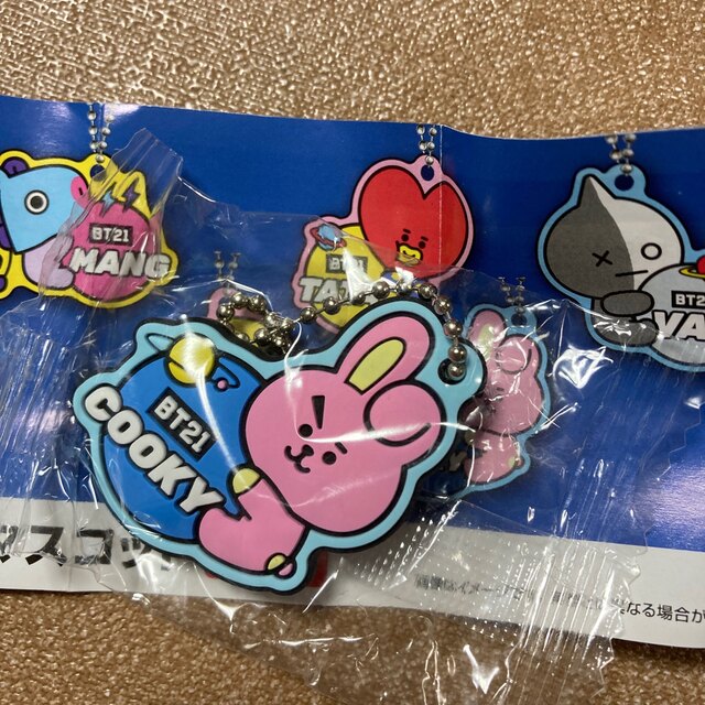 BT21(ビーティーイシビル)のBT21  オリジナルラバーマスコット COOKY エンタメ/ホビーのおもちゃ/ぬいぐるみ(キャラクターグッズ)の商品写真