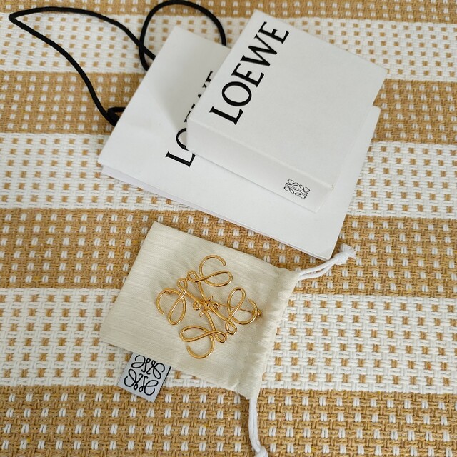 LOEWE ロエベ アナグラムブローチ ゴールド 刻印あり-