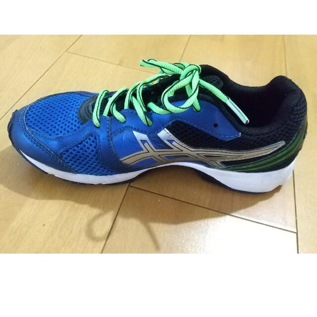 asics(アシックス)のスニーカー 22cm 23cm アシックス キッズ/ベビー/マタニティのキッズ靴/シューズ(15cm~)(スニーカー)の商品写真