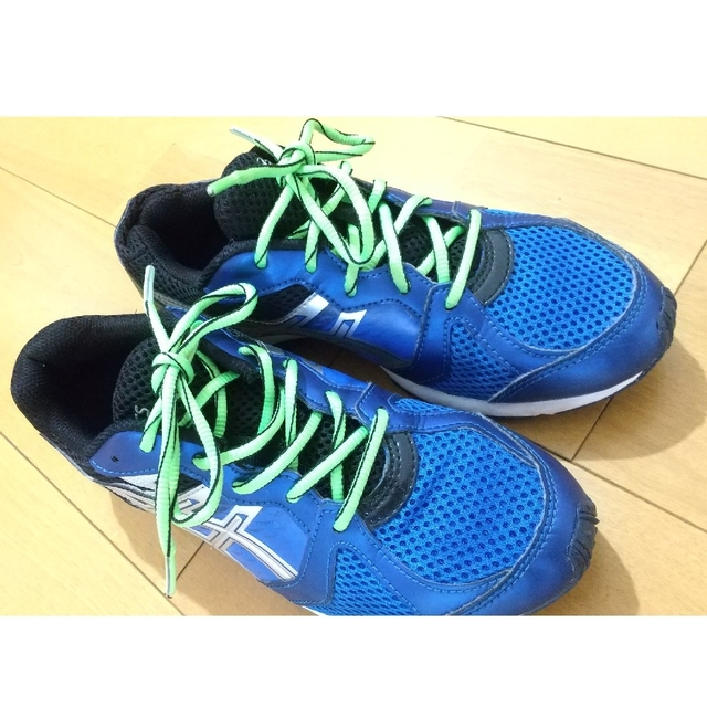 asics(アシックス)のスニーカー 22cm 23cm アシックス キッズ/ベビー/マタニティのキッズ靴/シューズ(15cm~)(スニーカー)の商品写真