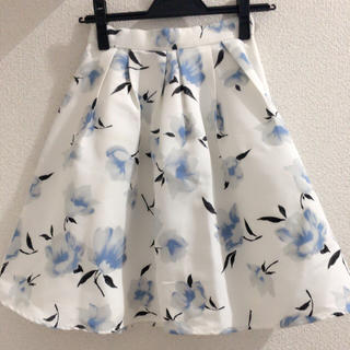 ココディール(COCO DEAL)のココディール（RENAIKEIKAKU）♡花柄スカート(ひざ丈スカート)