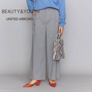 ビューティアンドユースユナイテッドアローズ(BEAUTY&YOUTH UNITED ARROWS)の美品　ビューティ&ユース　ハイウエストタックワイドパンツ　グレー(カジュアルパンツ)