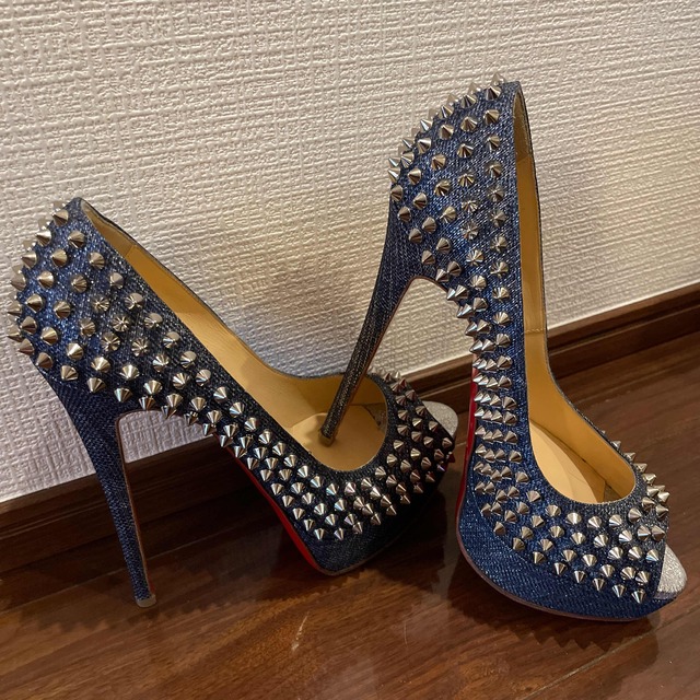 Christian Louboutin(クリスチャンルブタン)のルブタンChristian Louboutin レディースの靴/シューズ(ハイヒール/パンプス)の商品写真