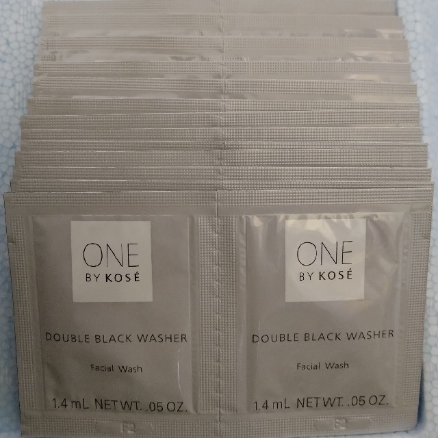 ONE BY KOSE（KOSE）(ワンバイコーセー)のONE BY KOSE ダブルブラックウォッシャー24包 コスメ/美容のスキンケア/基礎化粧品(洗顔料)の商品写真