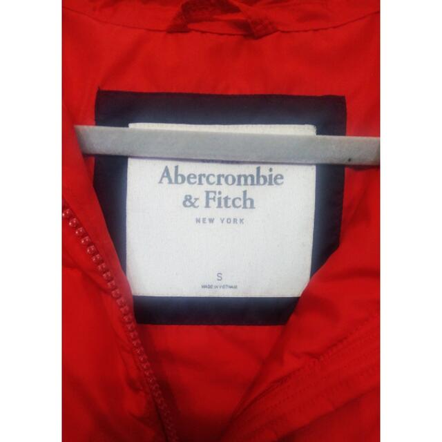 Abercrombie&Fitch(アバクロンビーアンドフィッチ)のアバクロ　ダウン　Sサイズ　難あり レディースのジャケット/アウター(ダウンコート)の商品写真
