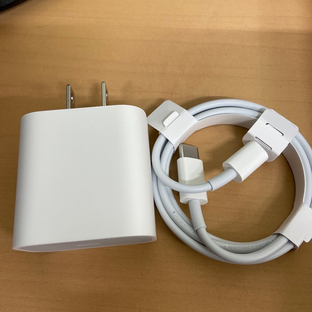 Apple - iPad(第9世代) 純正充電器・コードの通販 by luv's shop Apple - iPad(第9世代) 純正充電器・コードの通販 by luv's shop