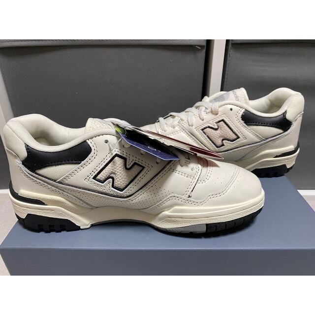 New Balance(ニューバランス)の New Balance 550 "White" 23.5㎝ メンズの靴/シューズ(スニーカー)の商品写真