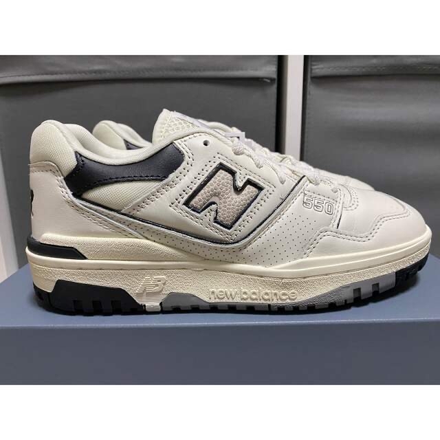 New Balance(ニューバランス)の New Balance 550 "White" 23.5㎝ メンズの靴/シューズ(スニーカー)の商品写真