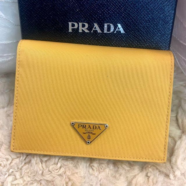 PRADA(プラダ)の☆美品☆PRADA プラダ ロゴプレート 二つ折り財布 ナイロン イエロー レディースのファッション小物(財布)の商品写真