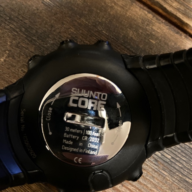 SUUNTO(スント)のスント　コア　オールブラック メンズの時計(腕時計(デジタル))の商品写真