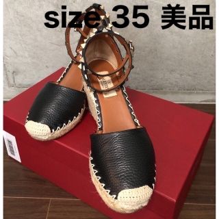 ヴァレンティノ(VALENTINO)のヴァレンティノ　スタッズサンダル　(サンダル)