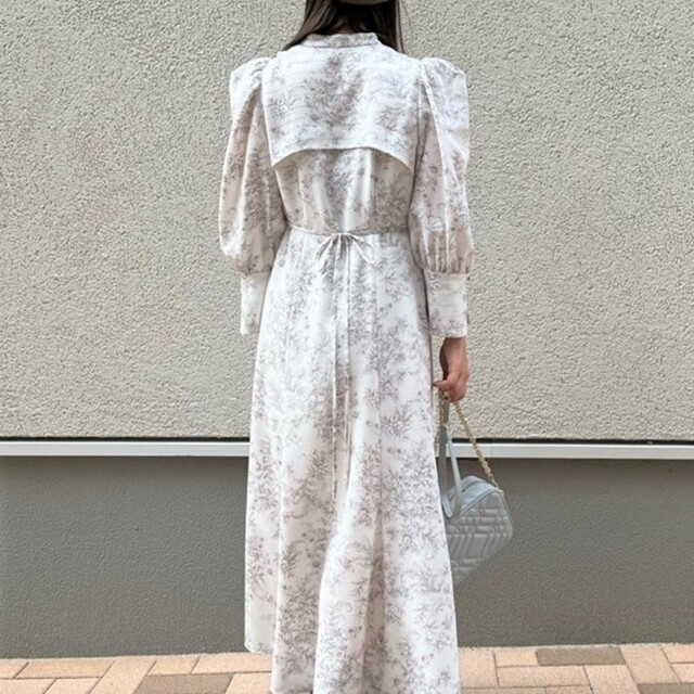 SNIDEL(スナイデル)の♡新品タグ無 SNIDEL。。Sustainableデコルテオープンバリエワンピ レディースのワンピース(ロングワンピース/マキシワンピース)の商品写真