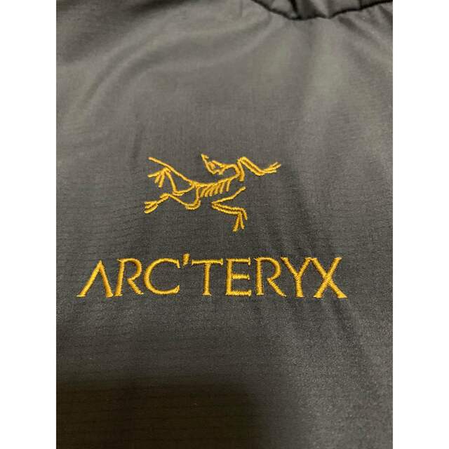 ARC'TERYX(アークテリクス)のARC’TERYX アークテリクス アトムLT フーディ 24k 黒M美品レア メンズのジャケット/アウター(マウンテンパーカー)の商品写真