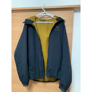 アークテリクス(ARC'TERYX)のARC’TERYX アークテリクス アトムLT フーディ 24k 黒M美品レア(マウンテンパーカー)