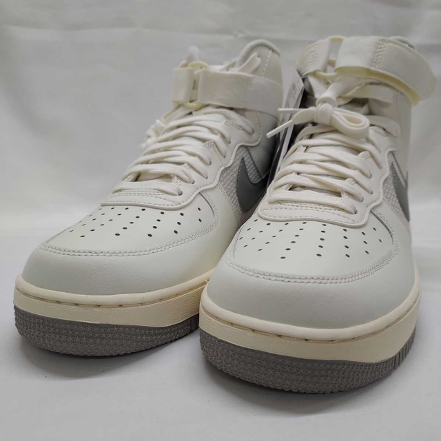 NIKE(ナイキ)の【未使用】ナイキ AIR FORCE 1 HIGH 07 LV8 エアフォースワン ハイ 28cm ホワイト/グレー DM0209-100 メンズ ヴィンテージ メンズの靴/シューズ(その他)の商品写真