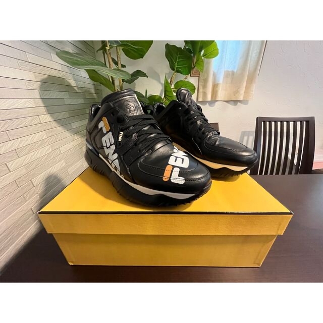 特別プライス 【極美品】FENDI FILAスニーカー フェンディマニア | www