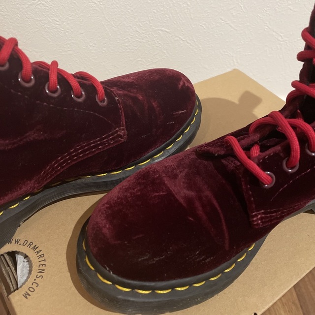 Dr.Martens(ドクターマーチン)のDr.Martens 1460 PASCAL VELVET レディースの靴/シューズ(ブーツ)の商品写真