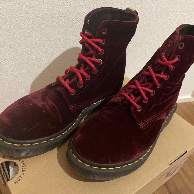 Dr.Martens(ドクターマーチン)のDr.Martens 1460 PASCAL VELVET レディースの靴/シューズ(ブーツ)の商品写真