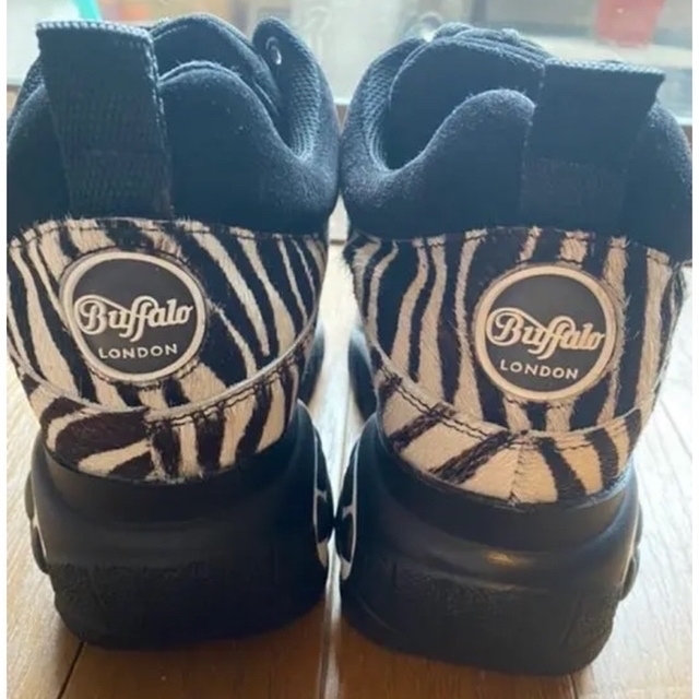 Buffalo(バッファロー)の【今週末セール】Buffalo London size 38 美品 レディースの靴/シューズ(スニーカー)の商品写真