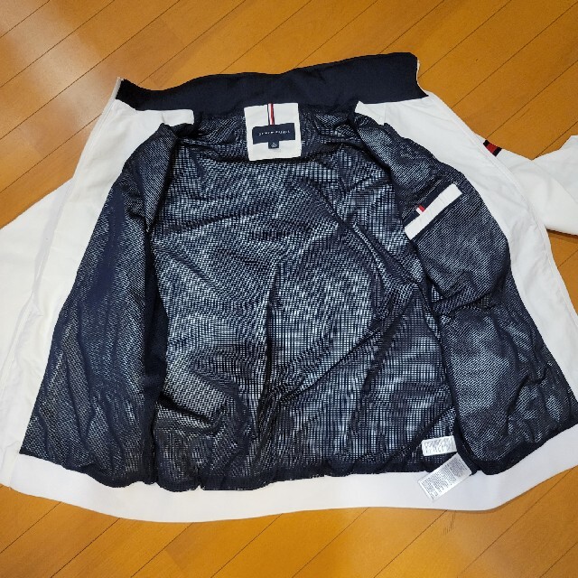 TOMMY HILFIGER(トミーヒルフィガー)の新品！未使用！トミーヒルフィガー　ジャケット　フード付き メンズのジャケット/アウター(ナイロンジャケット)の商品写真