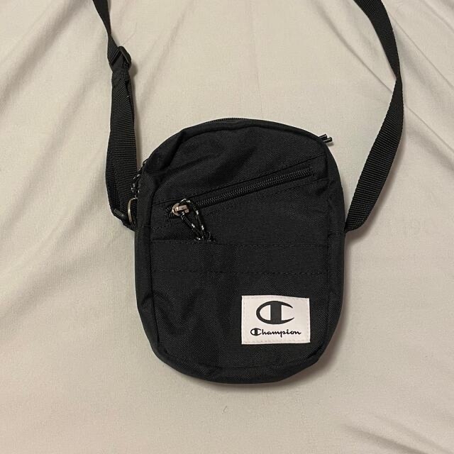 人気急上昇】 チャンピオン ミニショルダーバッグ 美品 champion ギンガムチェック斜めがけリュック