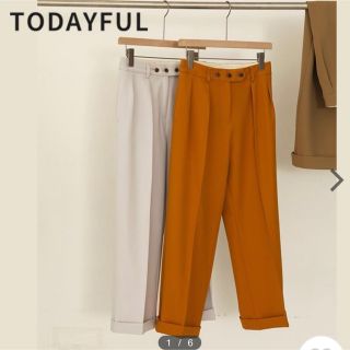 トゥデイフル(TODAYFUL)のtodayful lifesタックパンツ　オレンジ(カジュアルパンツ)